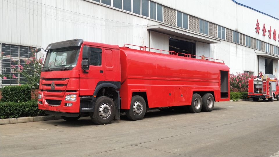 重汽豪沃30噸消防灑水車(chē)圖片 0EC2FA67438A477D7C1F7016E99012C2.jpg