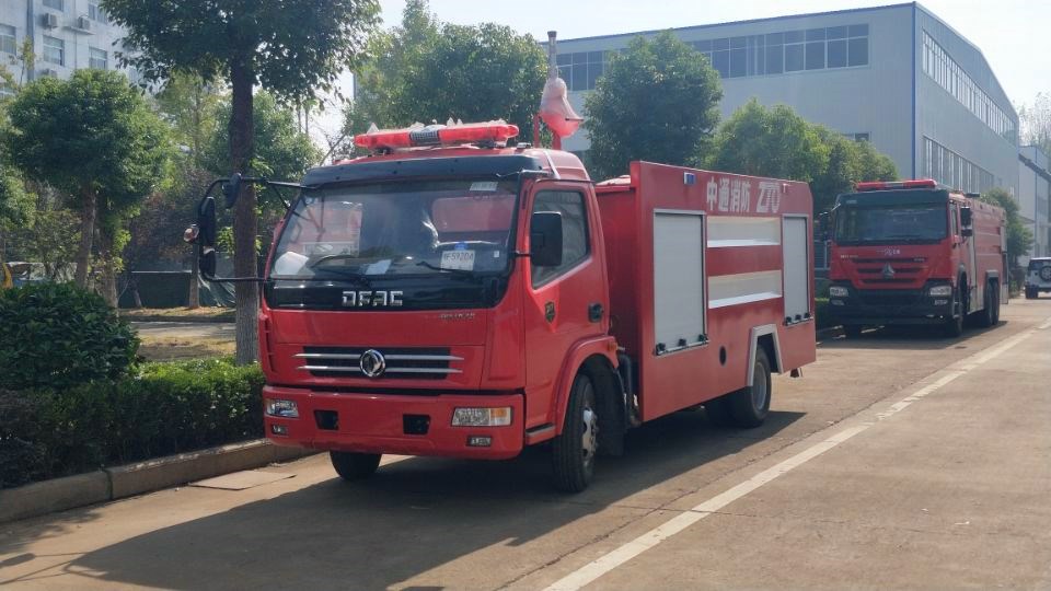 東風(fēng)單排水灌消防車(chē) jpg CA83DF146419496A015BE00B44941FA0_副本.jpg